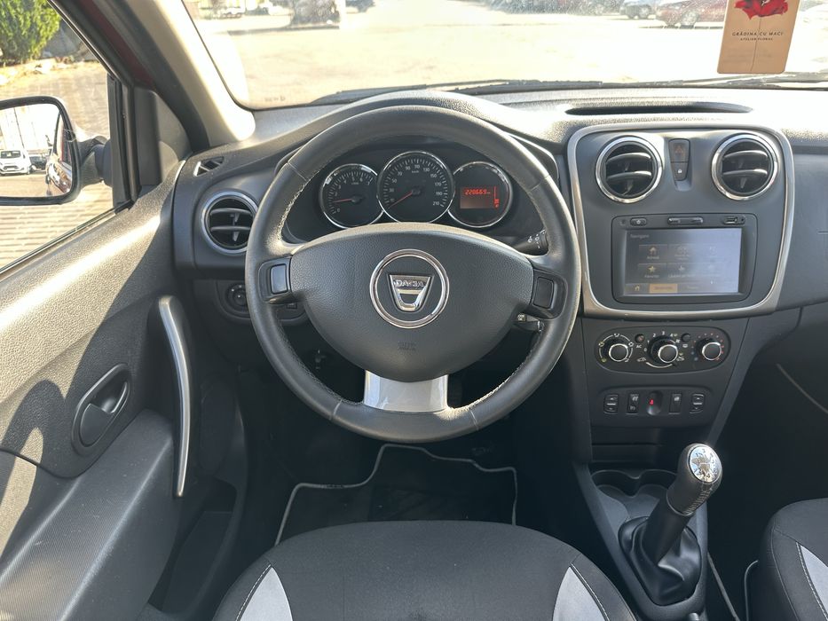 Vand Dacia Sandero Stepway 0.9 tce 90 cp,euro 5,ac,an 2013,jante aliaj