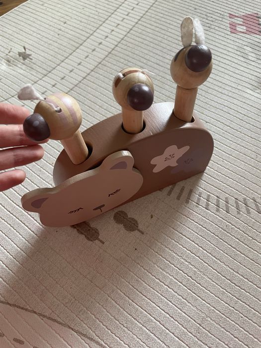 Jucarie pop-up din lemn