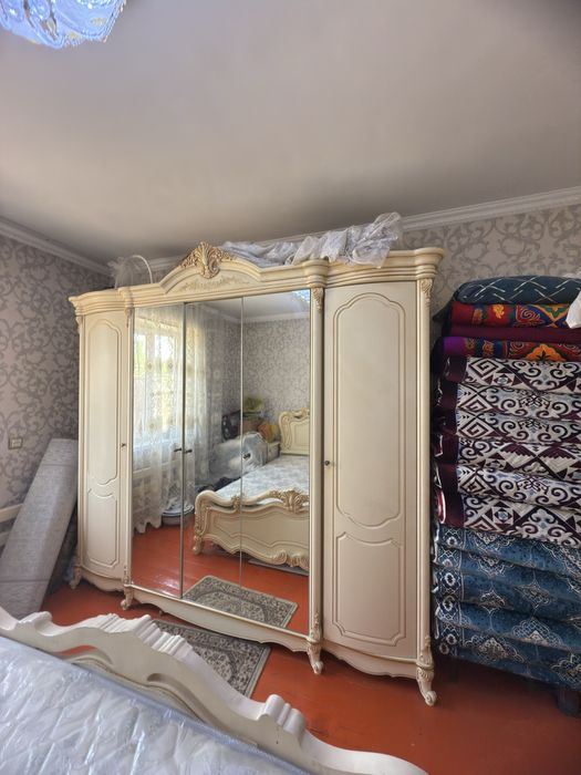 Срочно продается спальный гарнитур