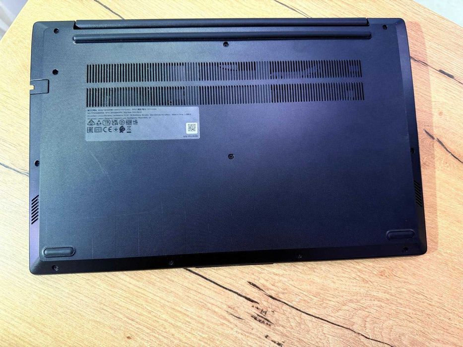 Lenovo V15 G2 ALC cu procesor AMD Ryzen™ 7 5700U, 16GB, 512GB
SSD