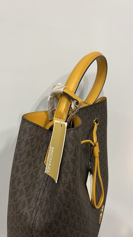 Сумка Michael Kors Suri Small Bucket Crossbody
