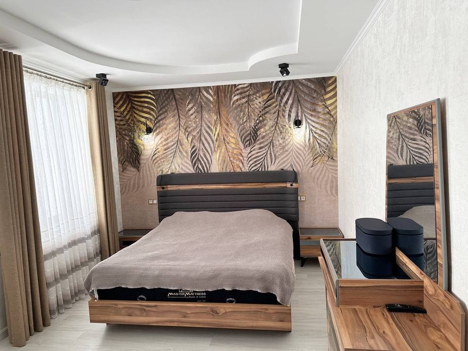 срочно сдаётся хай-тек Евродом улица нукусская 3,5-соток сауна бассейн