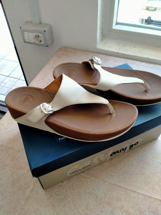 De vinzare, încălțăminte femei.