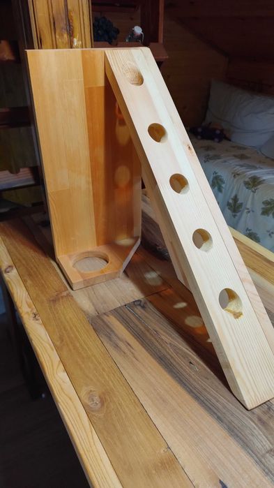 Декоративни стойки за вино