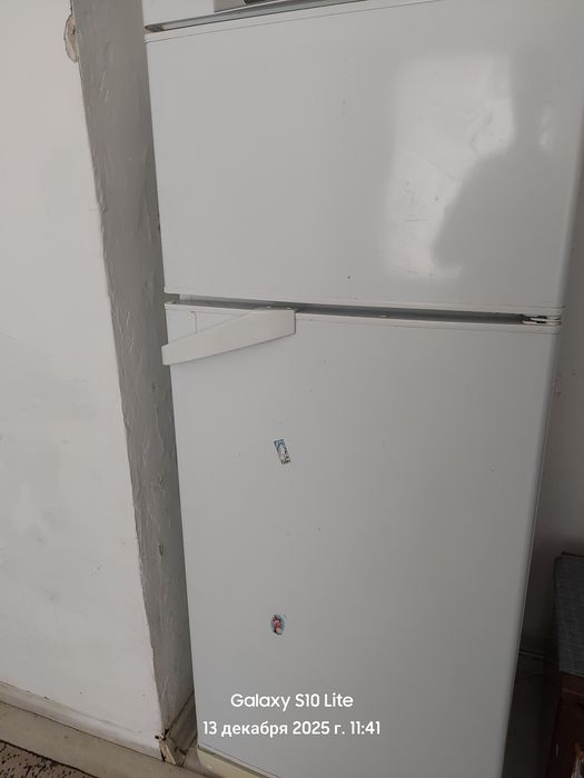 Холодилник индизит бу