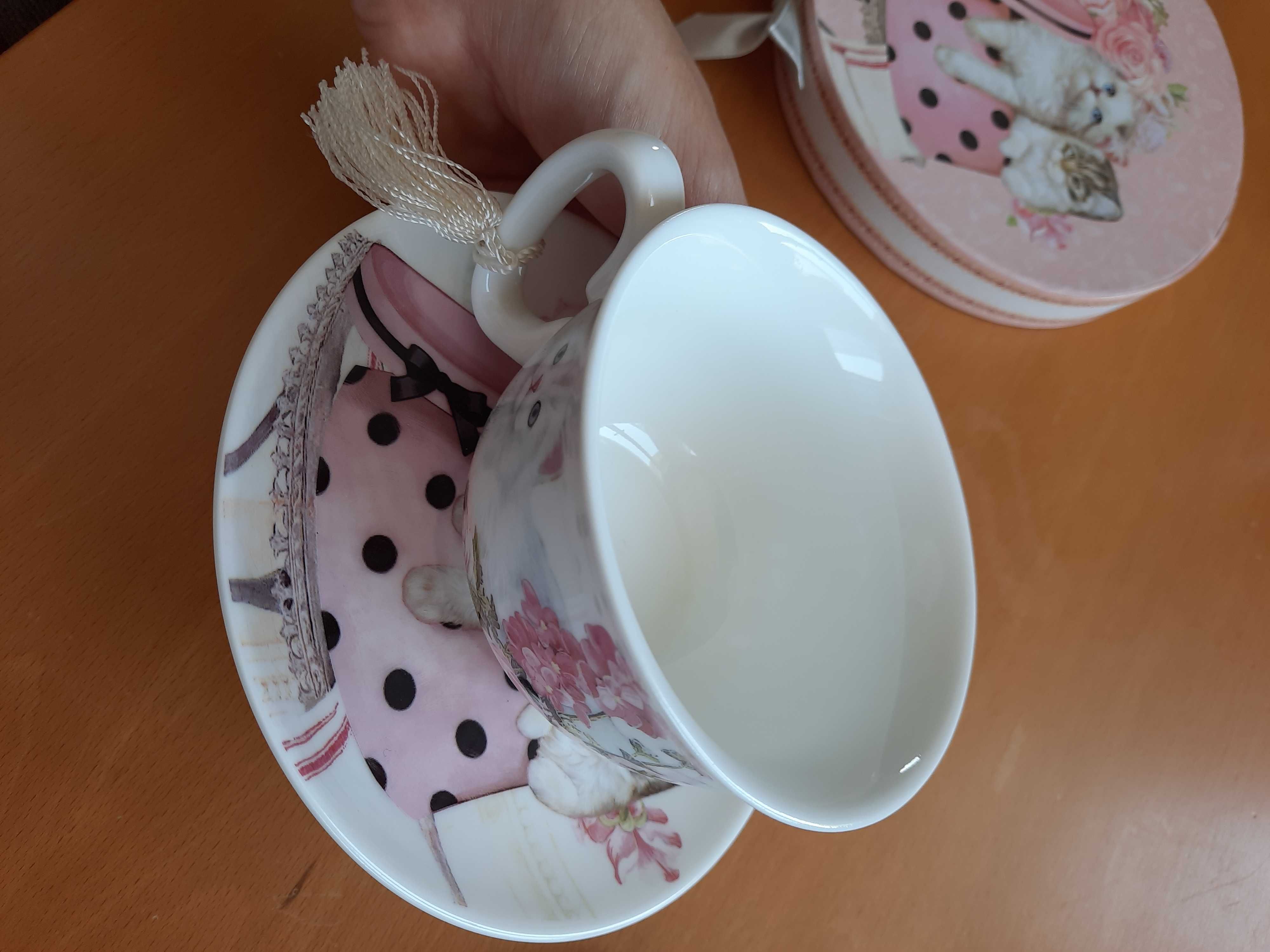 Комплект чаша и чинийка с котки