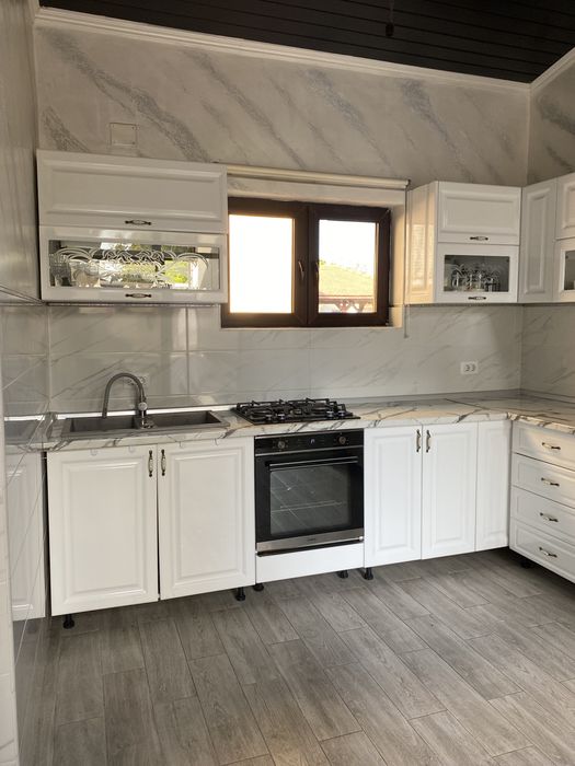 Mobila de bucatarie cu electrodomestice incorporate