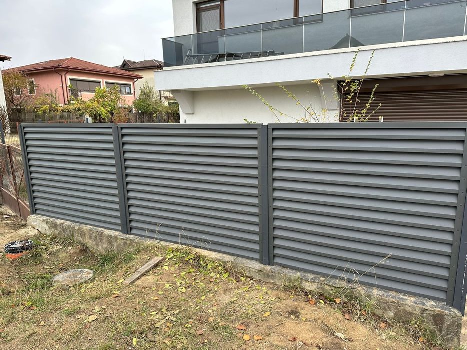 Garduri și porți stil jaluzea șipcă metalică tabla cutata