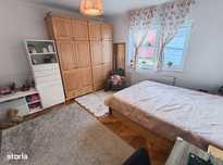 Apartamente la casa cu curte comuna