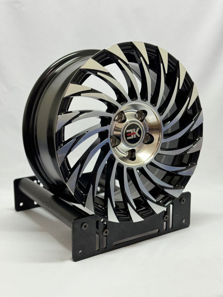 Продается комплекты диск R15 5x100
