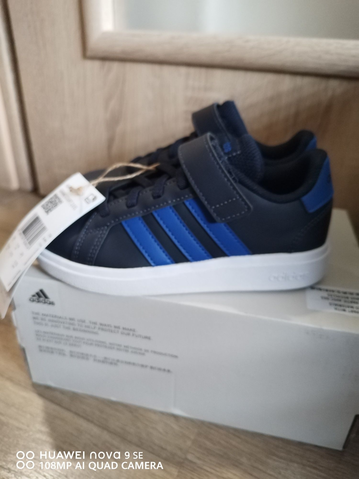 Нови обувки Adidas 29 номер
