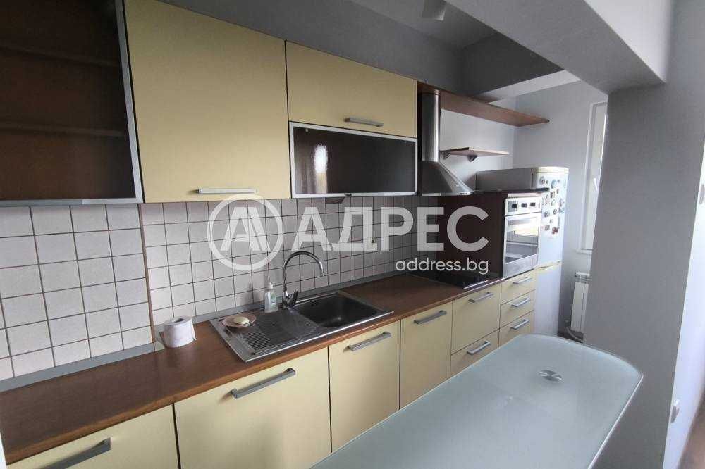 Напълно обзаведен тристаен апаратмент