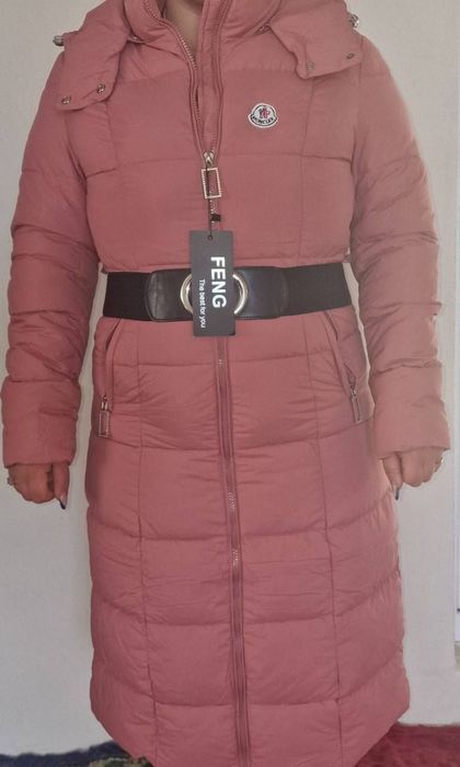 Geaca lunga dama doar L in stoc curea inclusa .