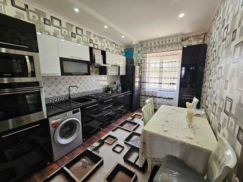 Buxoroda kvattira sotiladi 3 xonali 75m² 1-qavat.