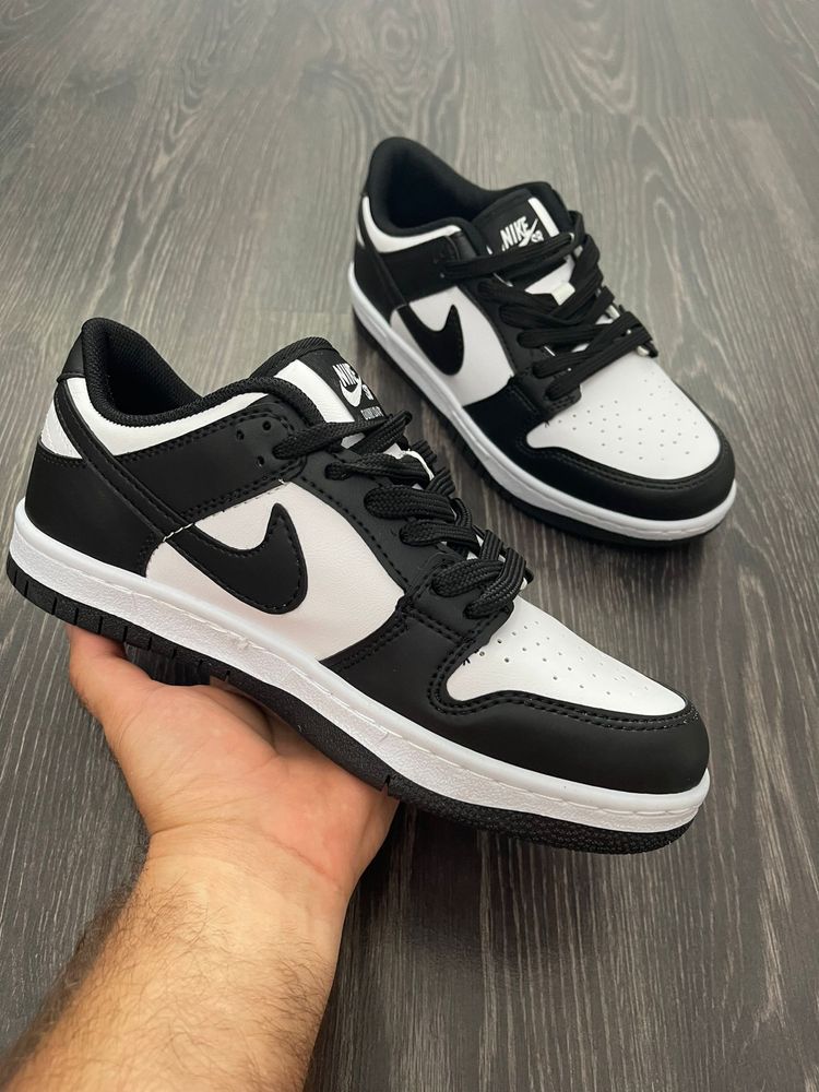 Adidasi NIKE Dunk Low Retro Black / White | Model nou Unisex