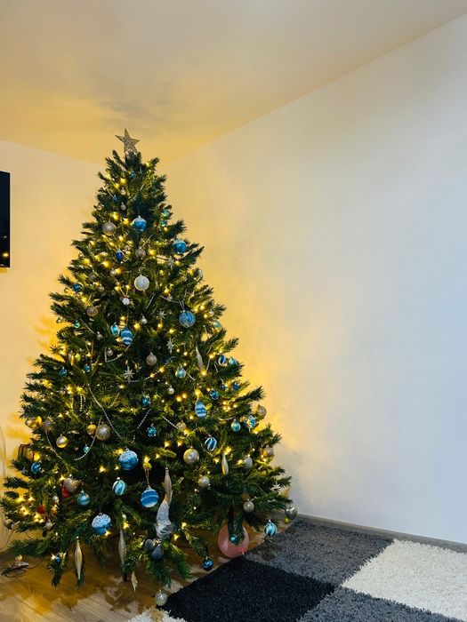 Brad artificial 210 cm, stare excelenta