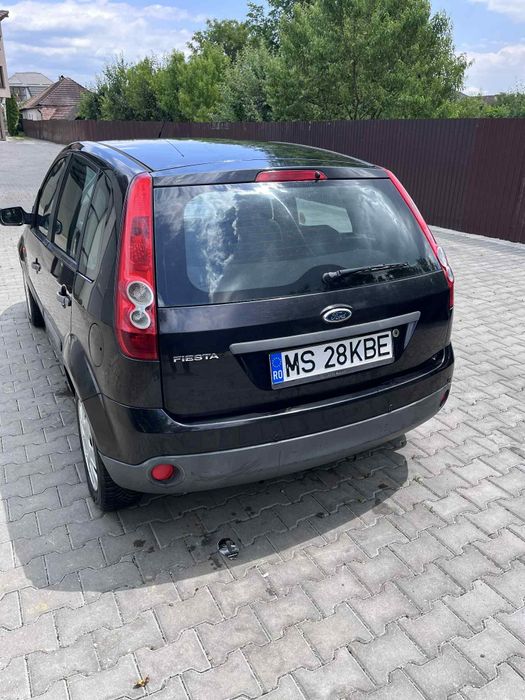 De vânzare autoturism Ford Fiesta     
Fabricat în anul 2006 pe benz