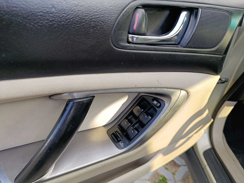 Продавам Subaru Outback