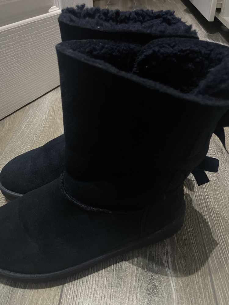 ugg bleumarine cu fundite