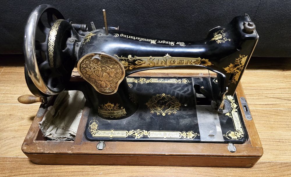 Masina de cusut Singer