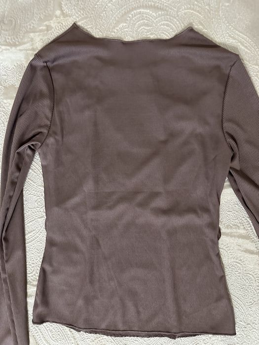 Две еднакви блузи