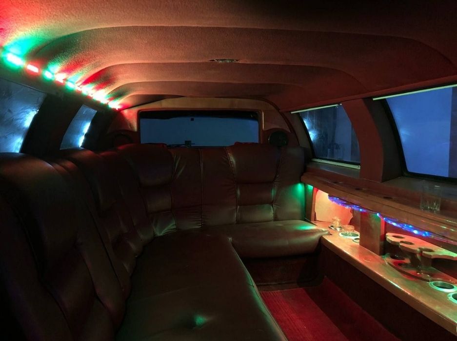 Лимузин Lincoln Town Car