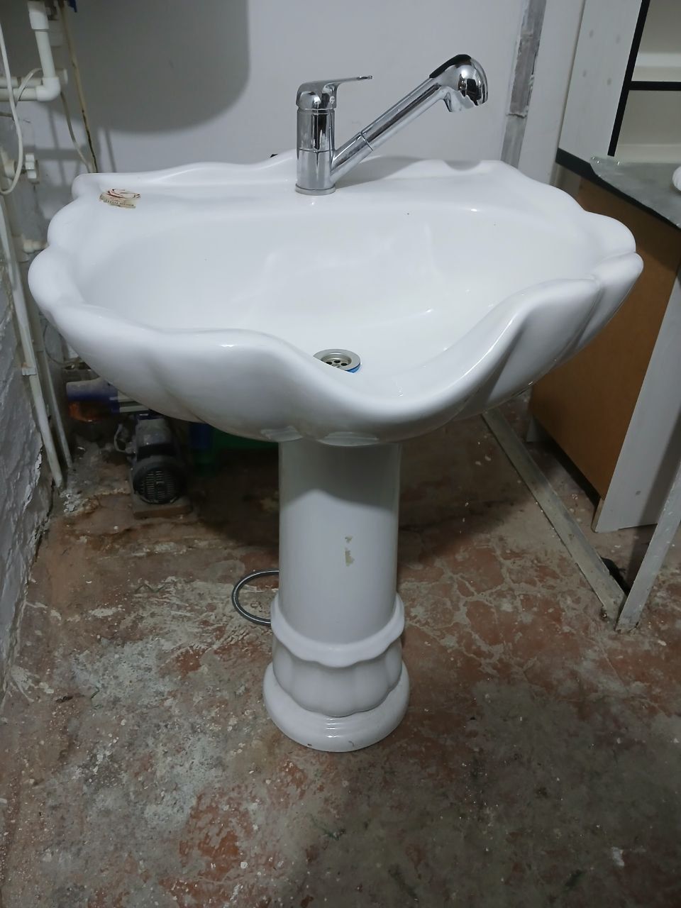 Salon jixozlari hamasi birda