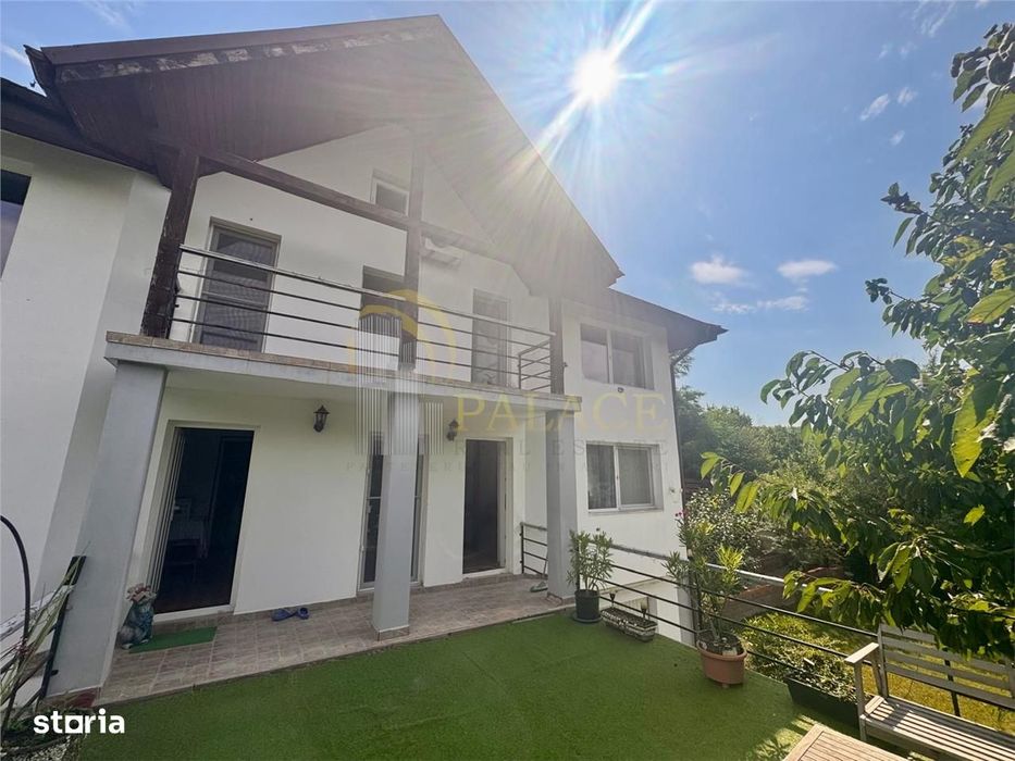 Vila duplex de vanzare Bucium, zona exclusivista, curte cu vegetatie m