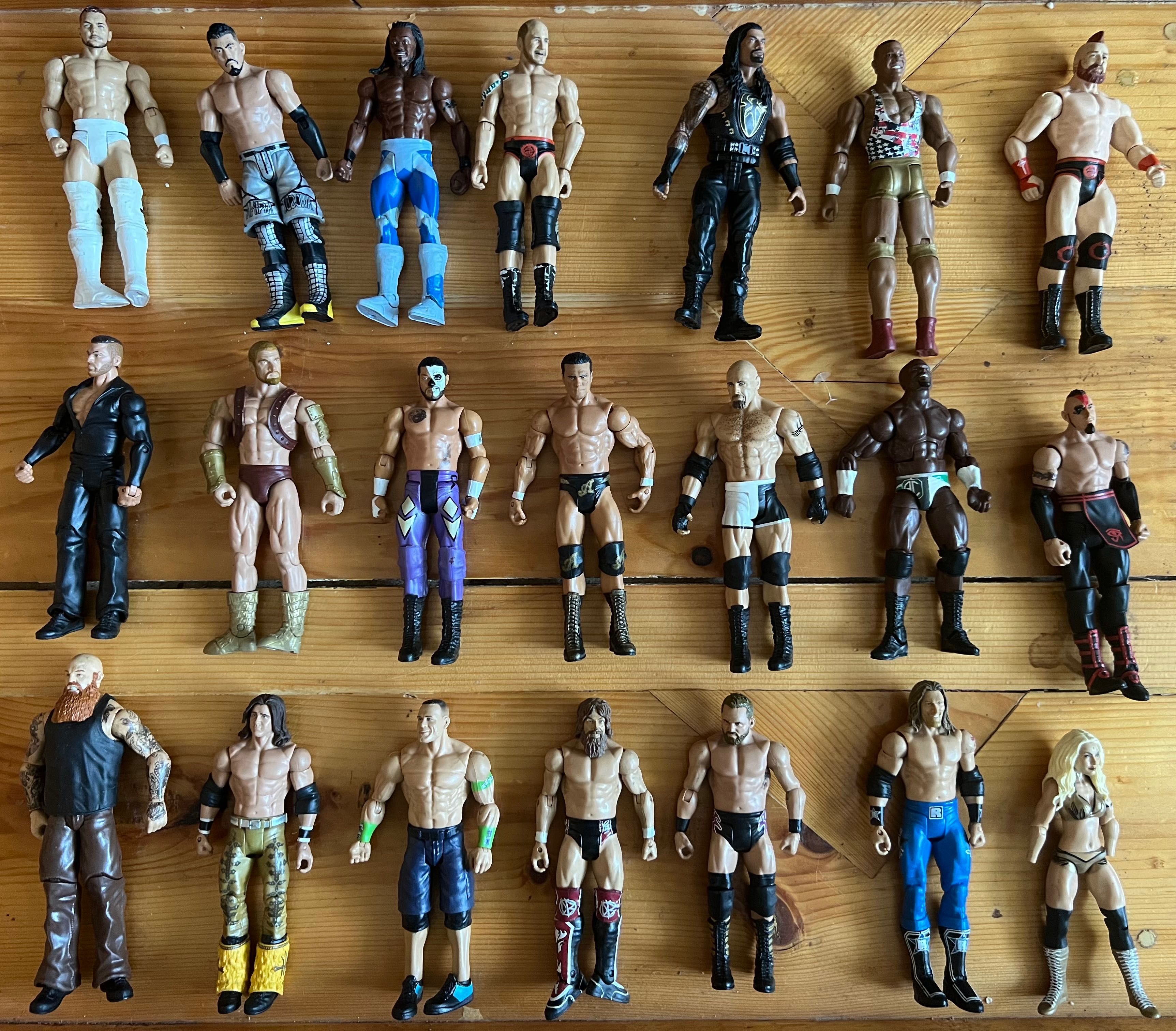 141 бр.  wwe кеч фигури