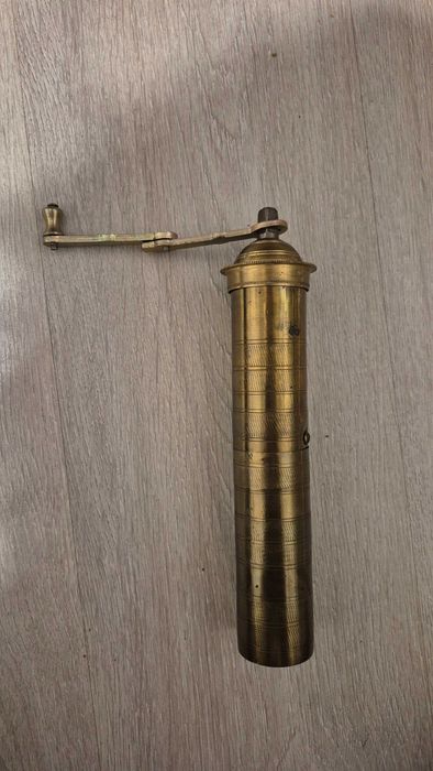 Стара Метална Мелница за кафе и подправки