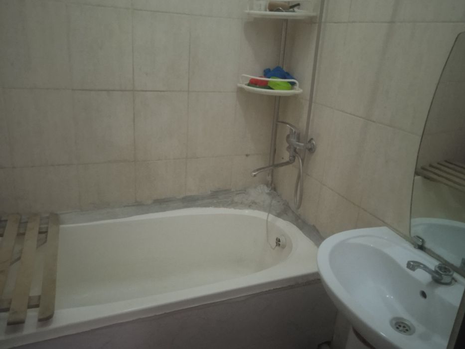 Хонадон сотилади! Спутник 16а, 2 хонали, 7-кават. 3 хона килинган