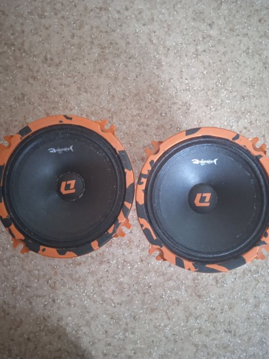 Продам динамики в машину