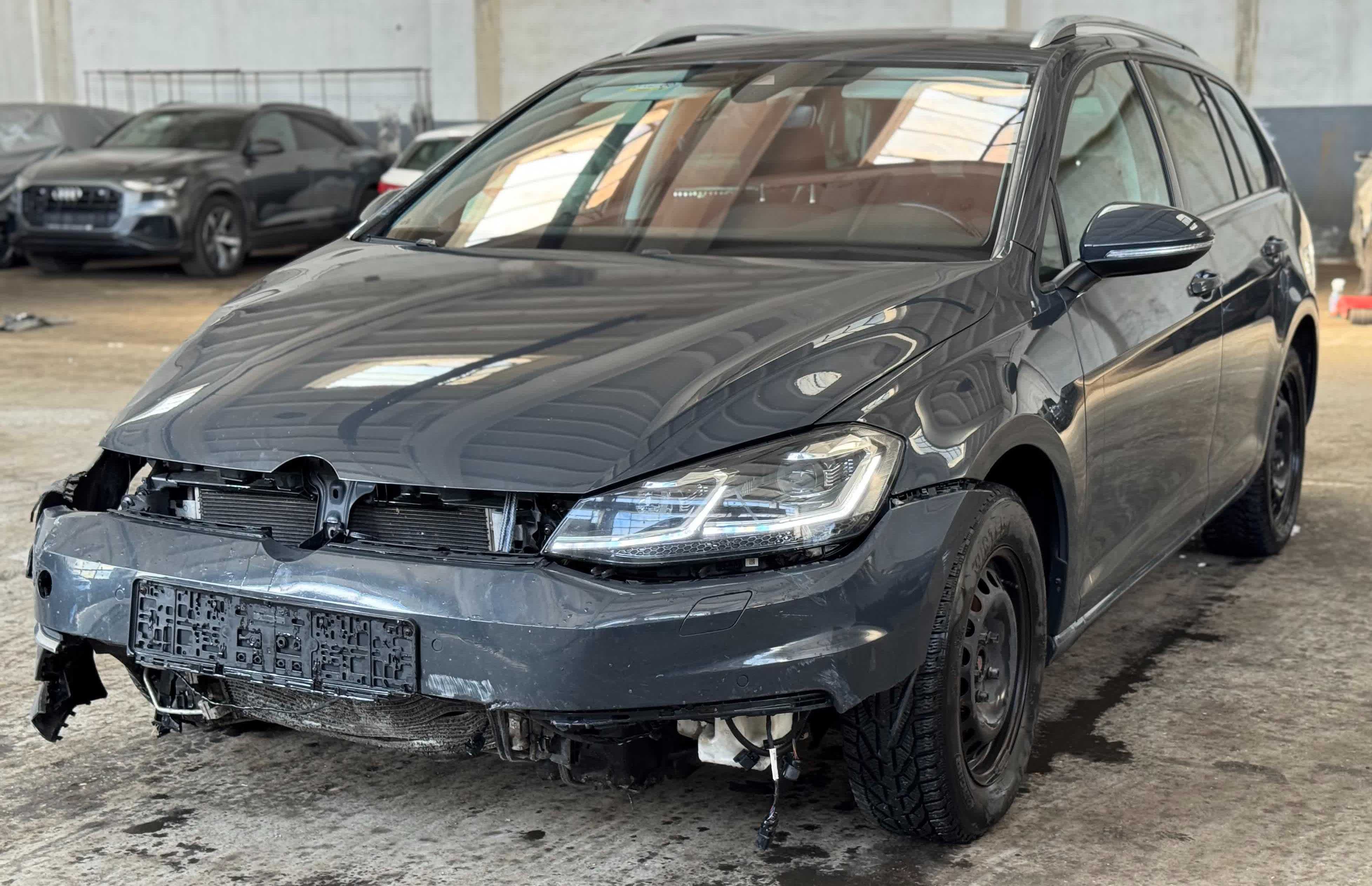 Volkswagen Golf avariat