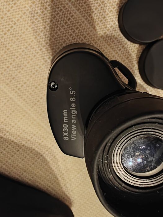 Binoclu Vanguard 8x30 FR-8300W