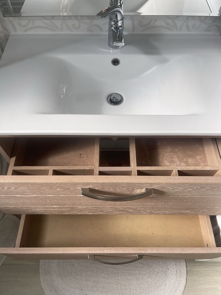 Mobilier baie cu oglinda si bec