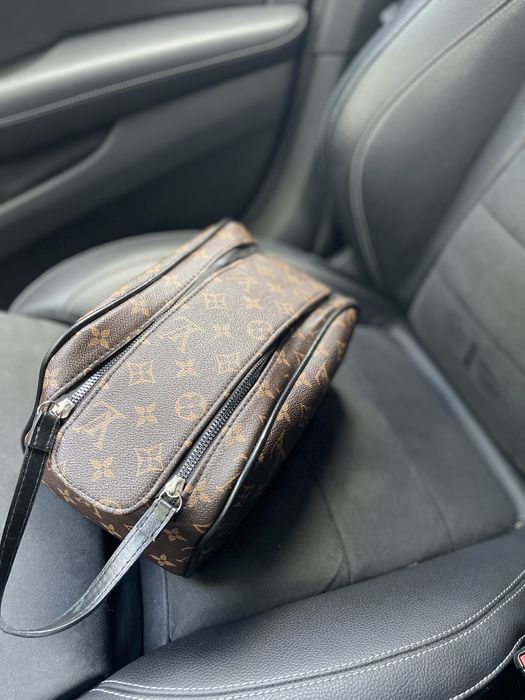 Несесер в черно,кафяво и черно и сиво