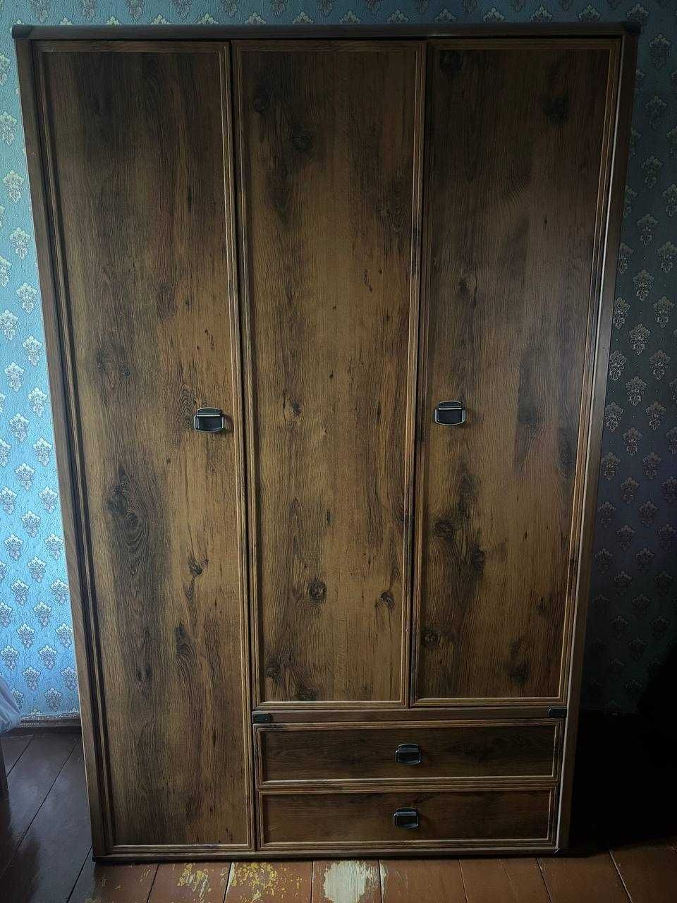 Продается шифоньер