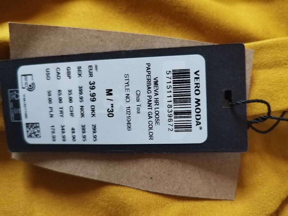 Pantaloni Vero moda noi