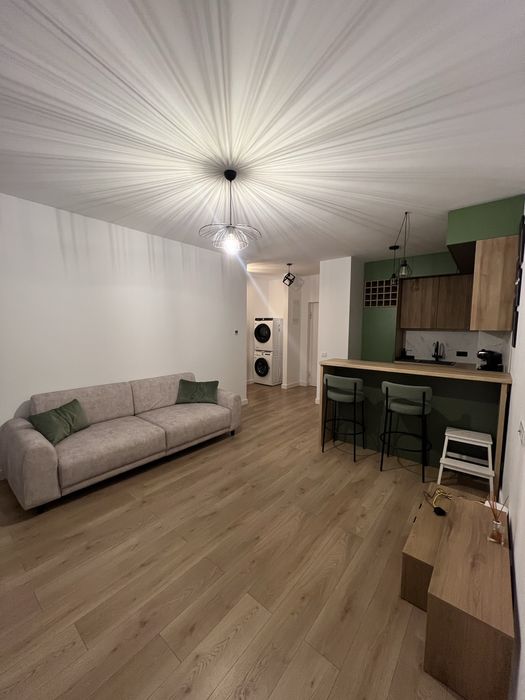 Inchiriez studio Silk District