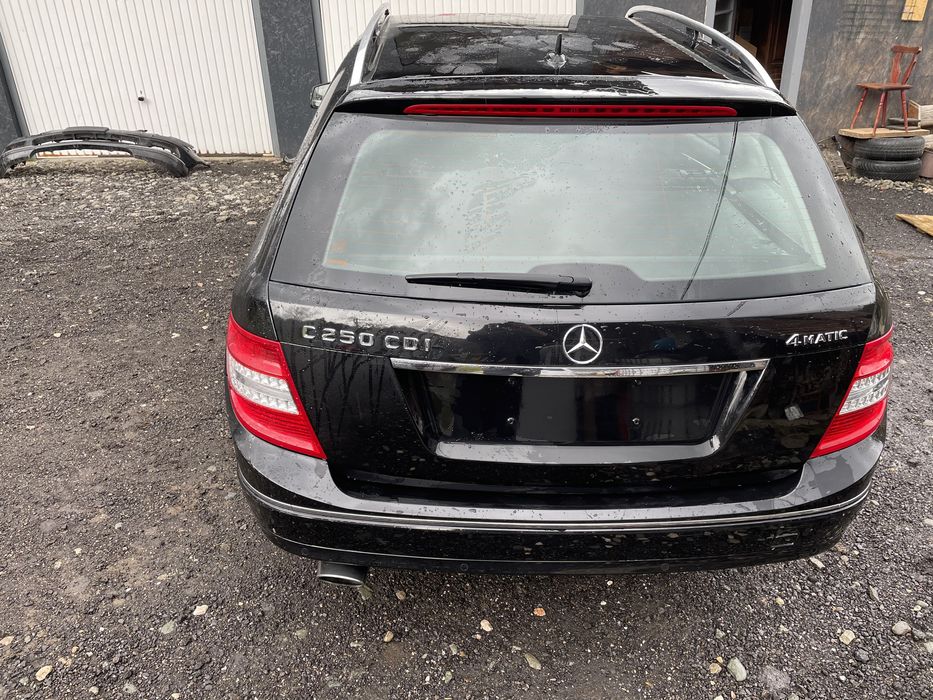 Haion cu luneta Mercedes w204 C class facelift