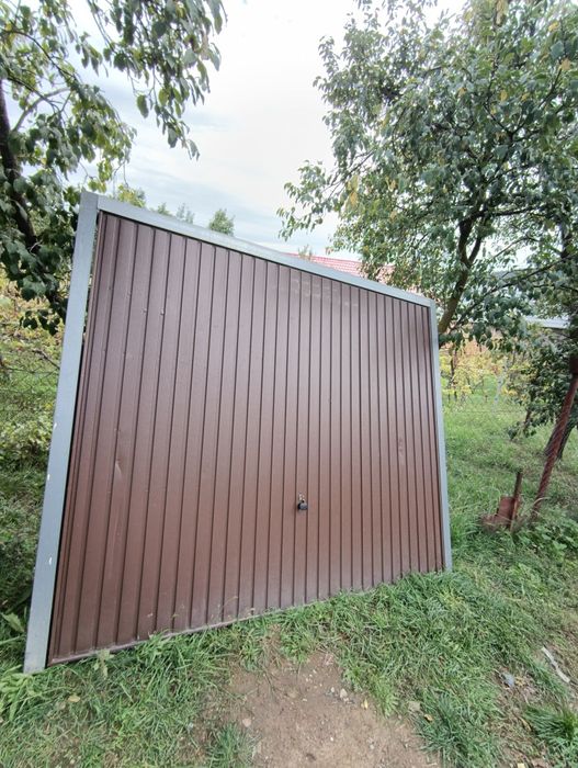 Poartă de garaj culoare maro
