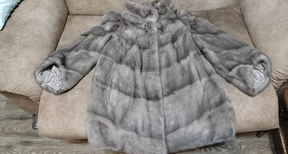 Женские наряды разные