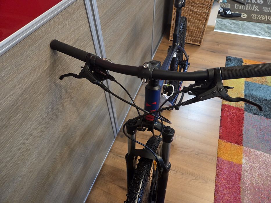Bicicleta 27,5 White XC Trainer  L Frână disc hidraulice