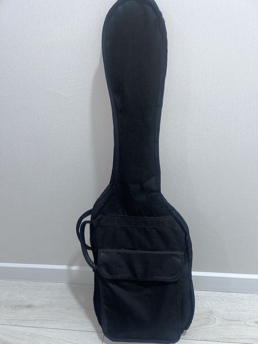 продаю электрогитару Rocket Stratocaster в синем цвете.