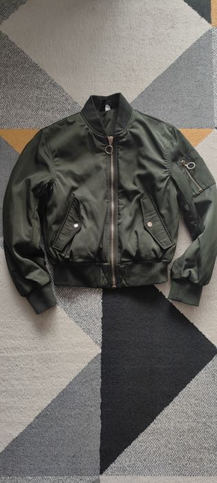 Дамско бомбър яке H&M
