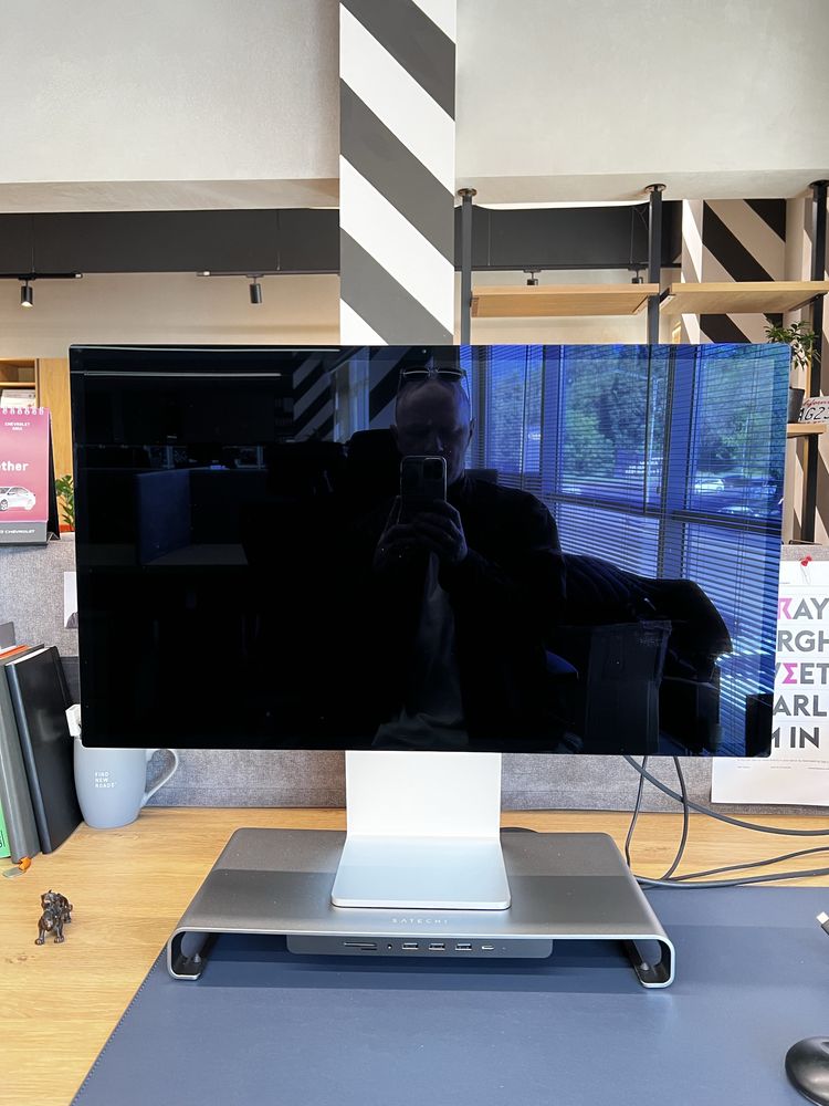 Продаю Apple Cinema Display’27