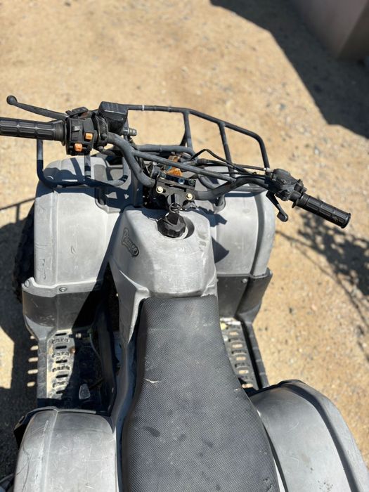 Vand doua atv-uri in stare buna de functionare