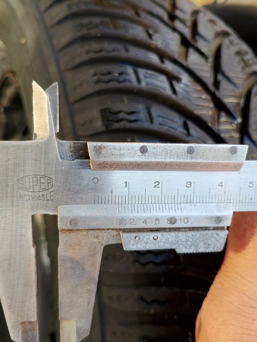 Зимни гуми с джанти 2 броя са 5×100 от голф 4.цената е за комплекта!