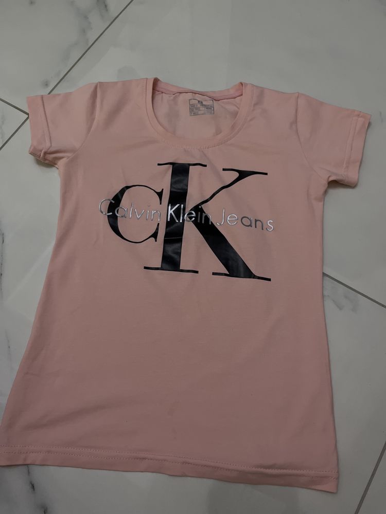 Тениска Calvin Klein- XS-S