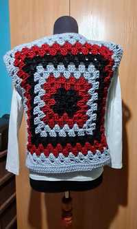 Пуловер без ръкави ръчно плетен на една кука